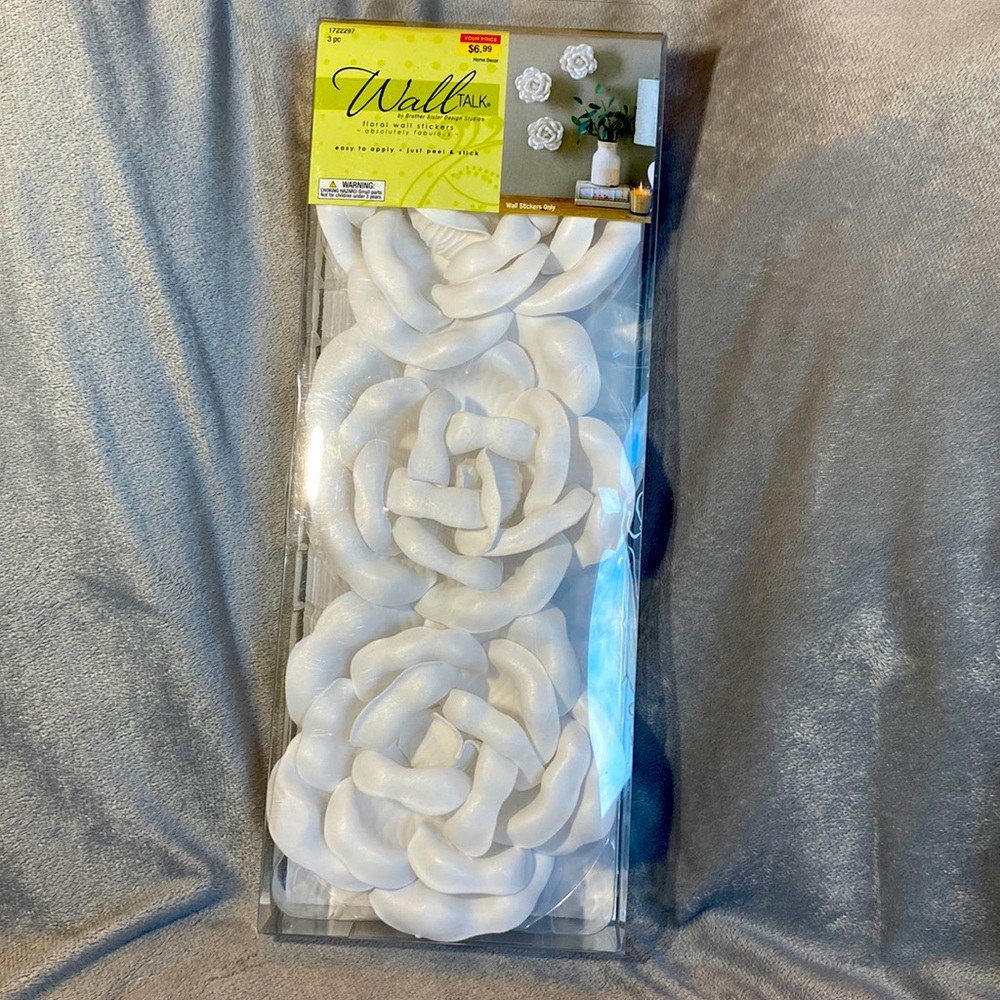 Shabby Chic Wall Flowers NWT/ Original Packaging